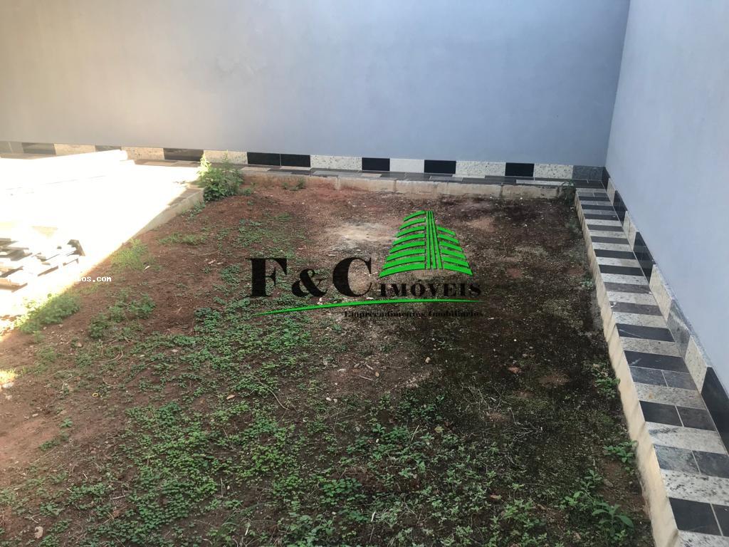 Casa à venda com 3 quartos, 250m² - Foto 7