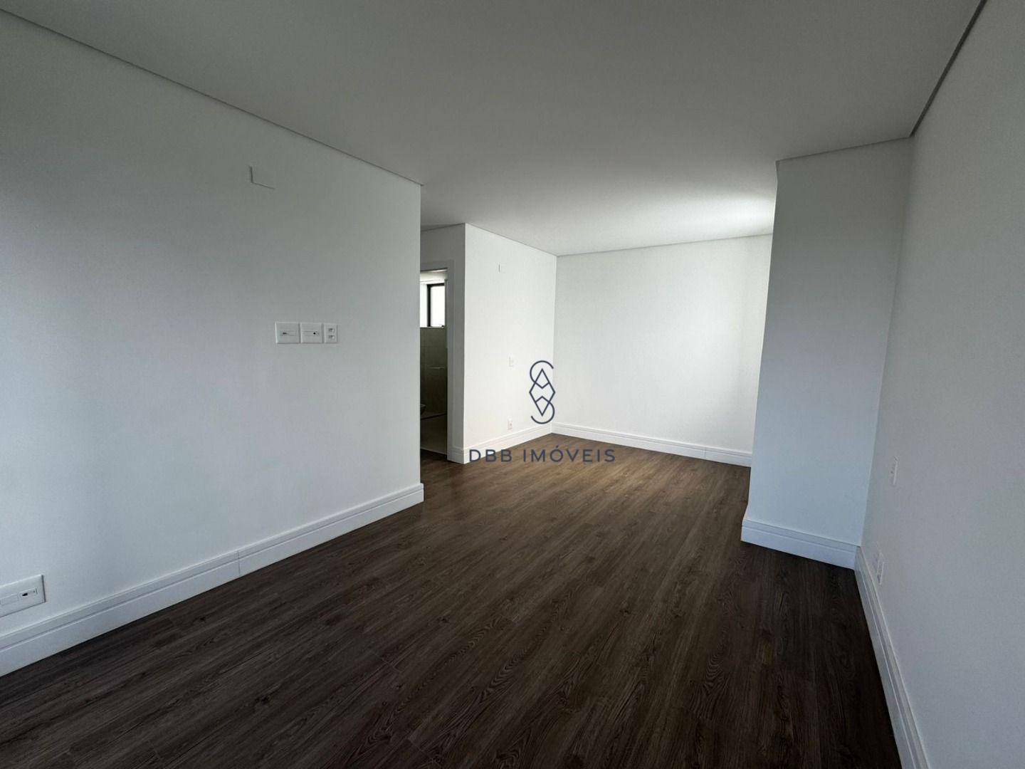 Apartamento à venda com 4 quartos, 186m² - Foto 11