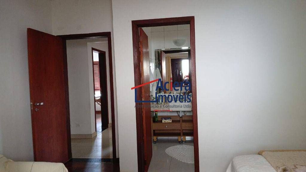 Casa de Condomínio à venda com 3 quartos, 217m² - Foto 25