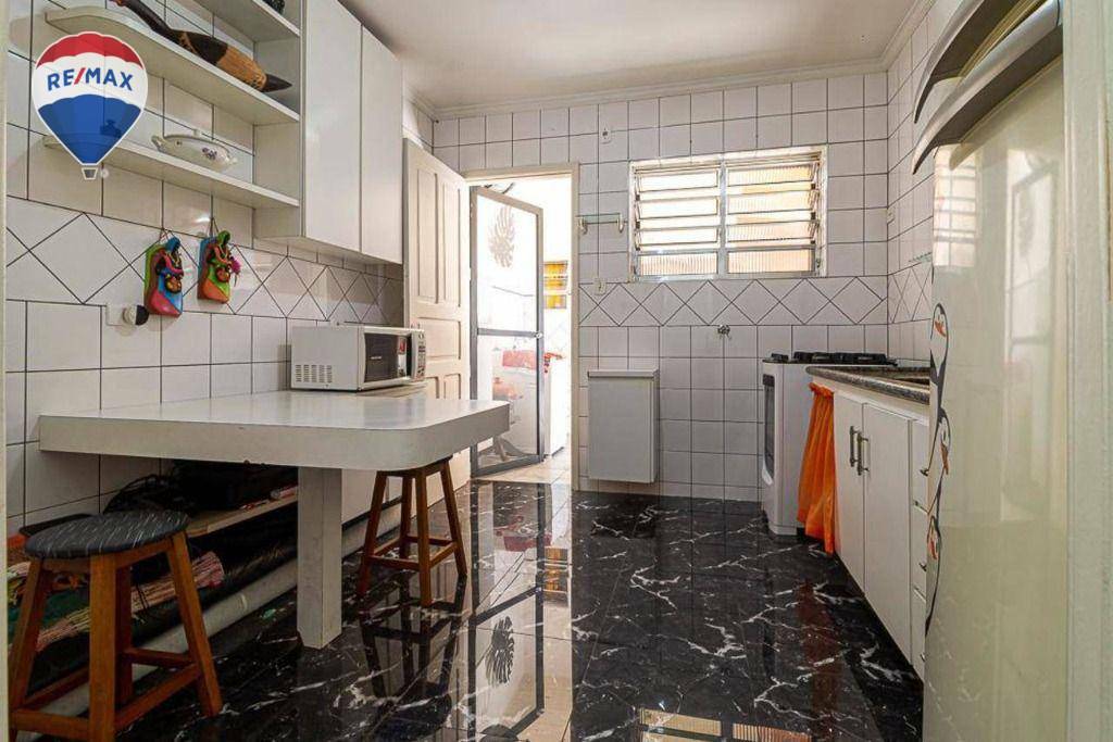 Casa à venda com 4 quartos, 180m² - Foto 14