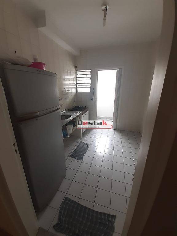 Apartamento à venda com 2 quartos, 73m² - Foto 1