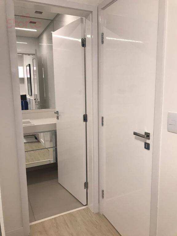 Apartamento à venda com 4 quartos, 216m² - Foto 8