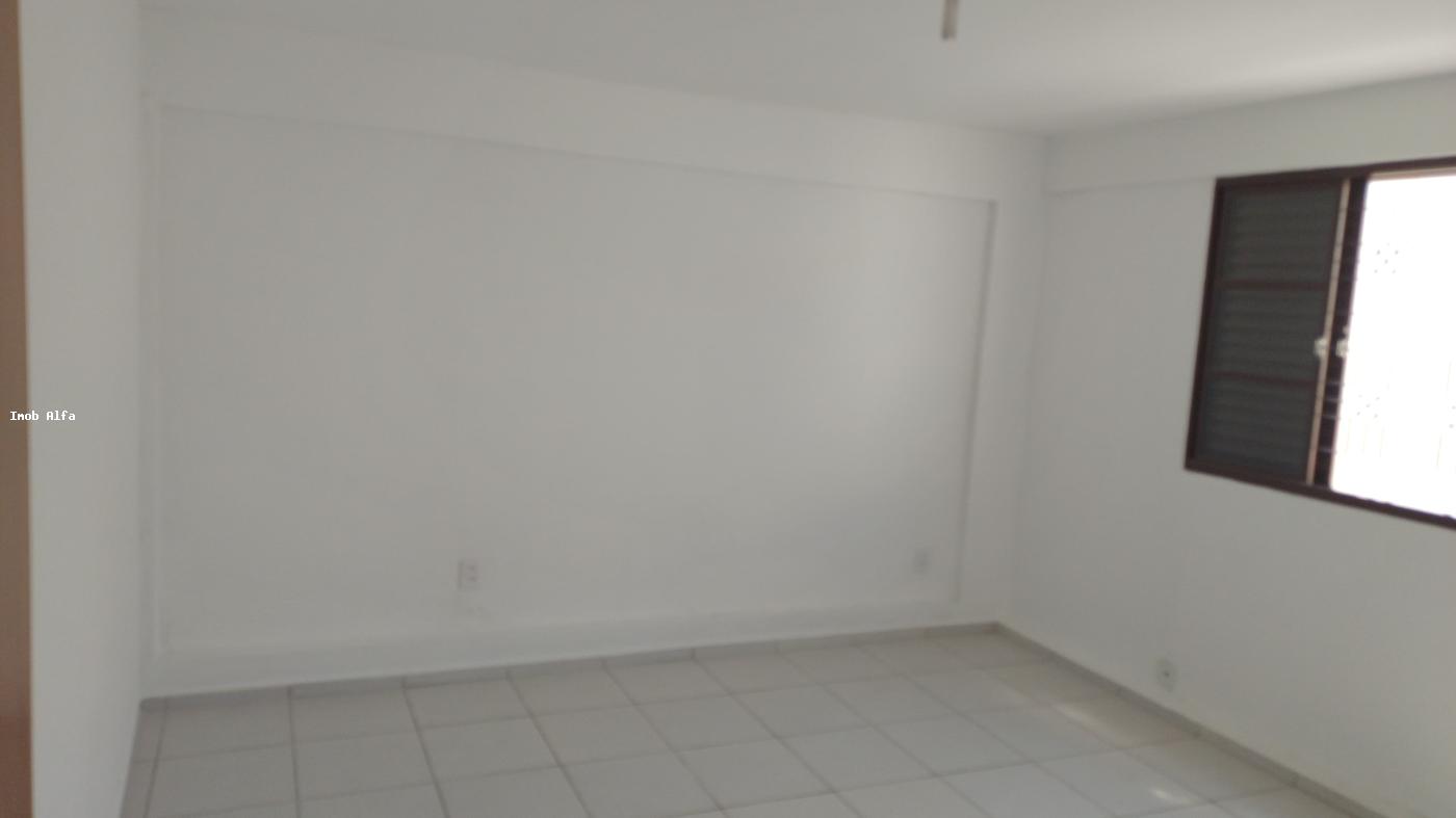 Casa à venda com 4 quartos, 250m² - Foto 18