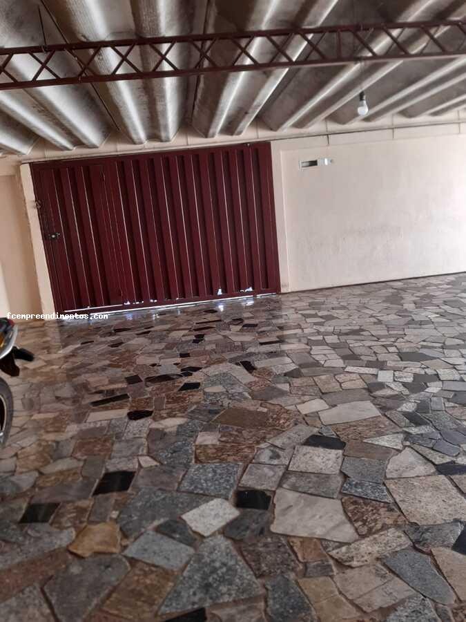 Casa à venda com 3 quartos, 201m² - Foto 14