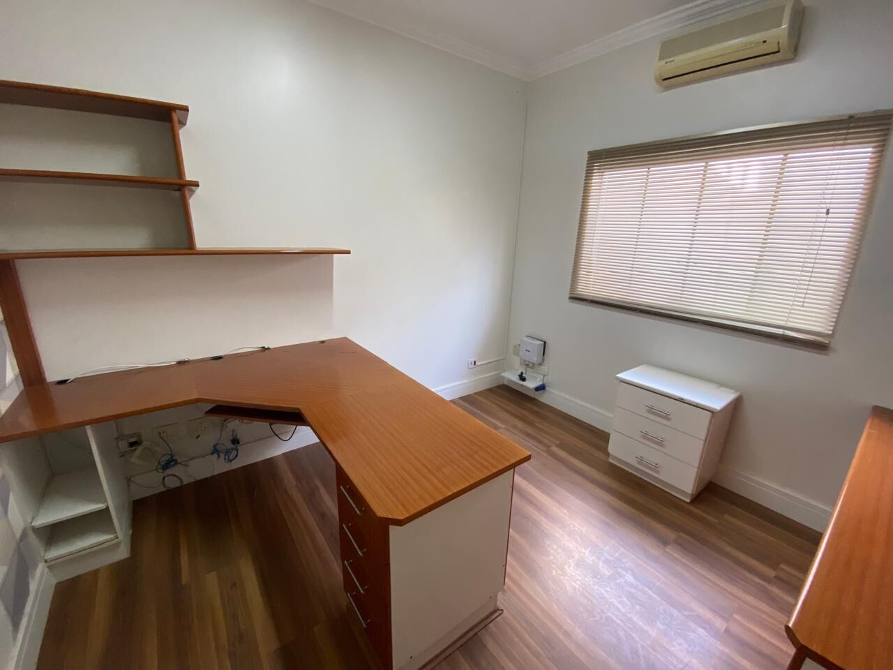 Casa para alugar com 4 quartos, 241m² - Foto 14