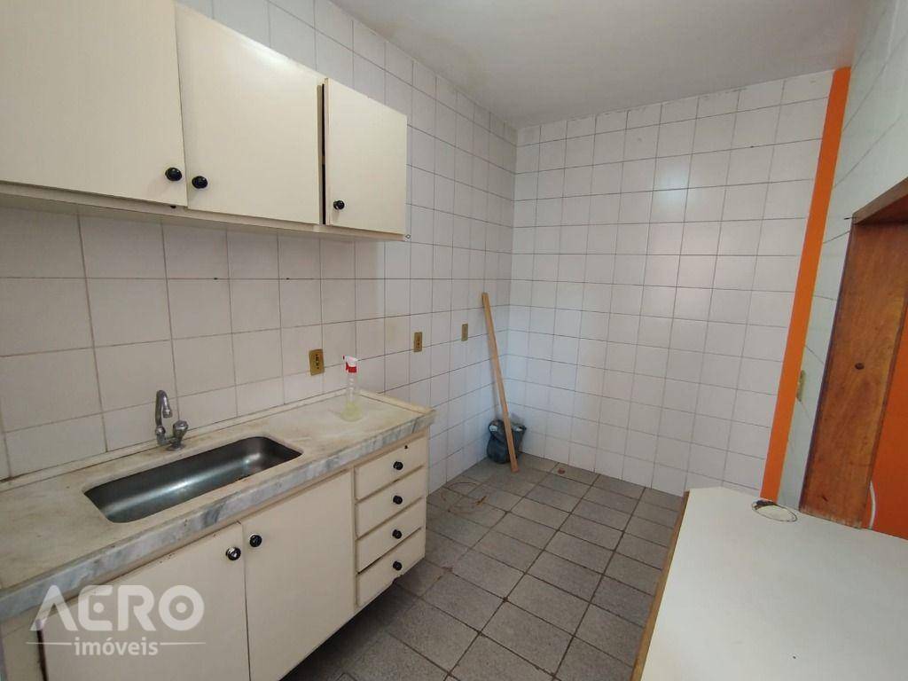 Apartamento para alugar com 1 quarto, 49m² - Foto 2