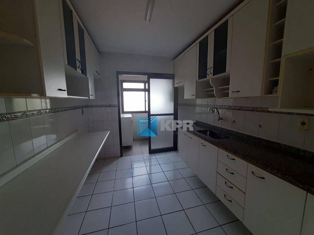 Apartamento para alugar com 3 quartos, 82m² - Foto 11
