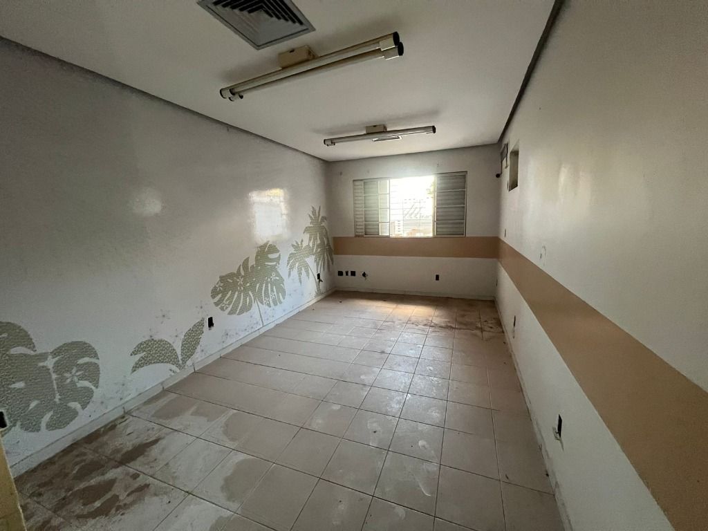 Casa para alugar com 4 quartos, 216m² - Foto 15