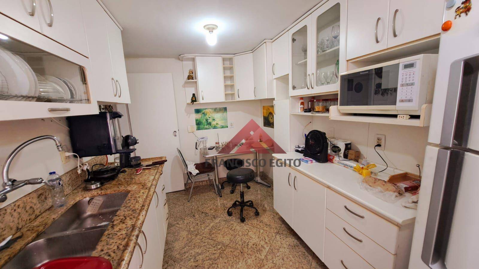 Apartamento para alugar com 4 quartos, 180m² - Foto 9