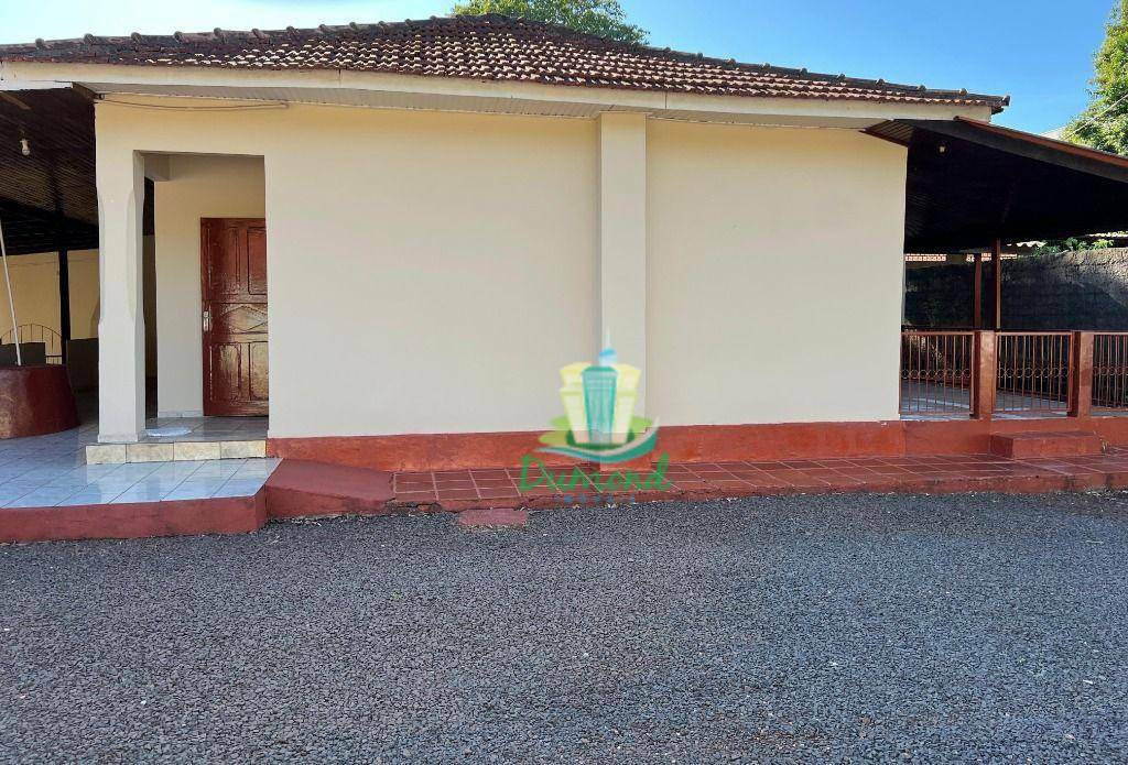 Casa à venda com 4 quartos, 94m² - Foto 1