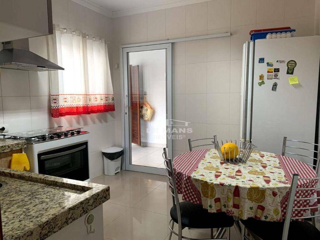 Casa à venda com 4 quartos, 230m² - Foto 17