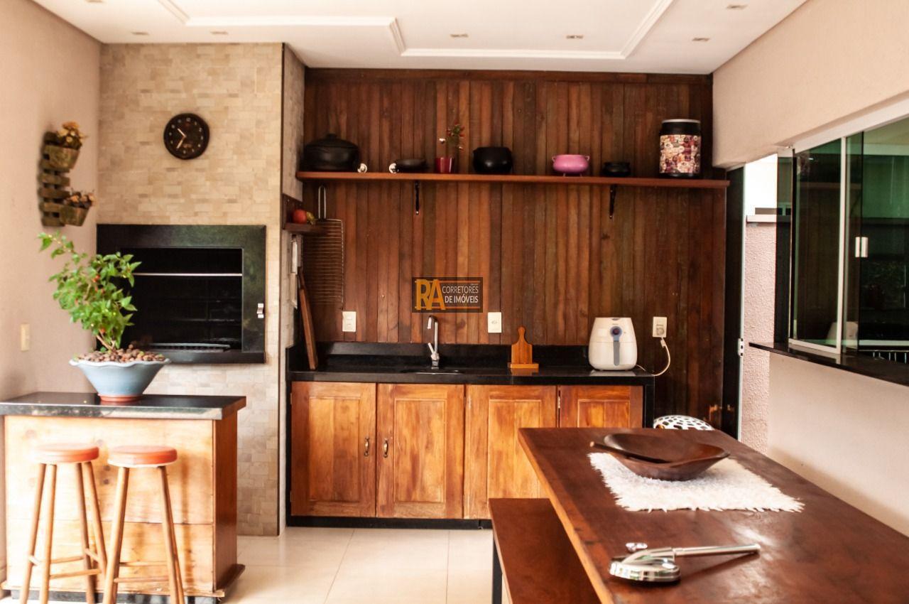 Sobrado à venda com 2 quartos, 264m² - Foto 5