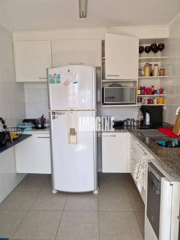 Apartamento à venda com 3 quartos, 70m² - Foto 11