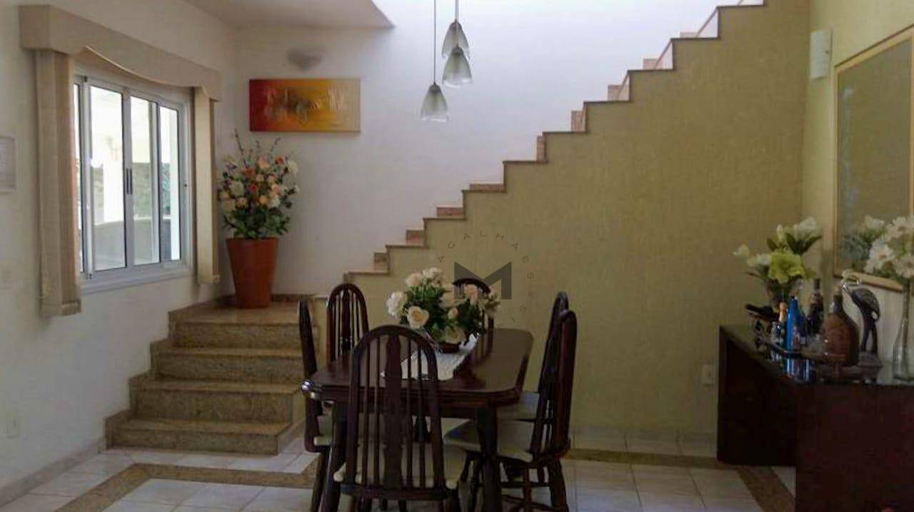 Casa à venda com 5 quartos, 198m² - Foto 7