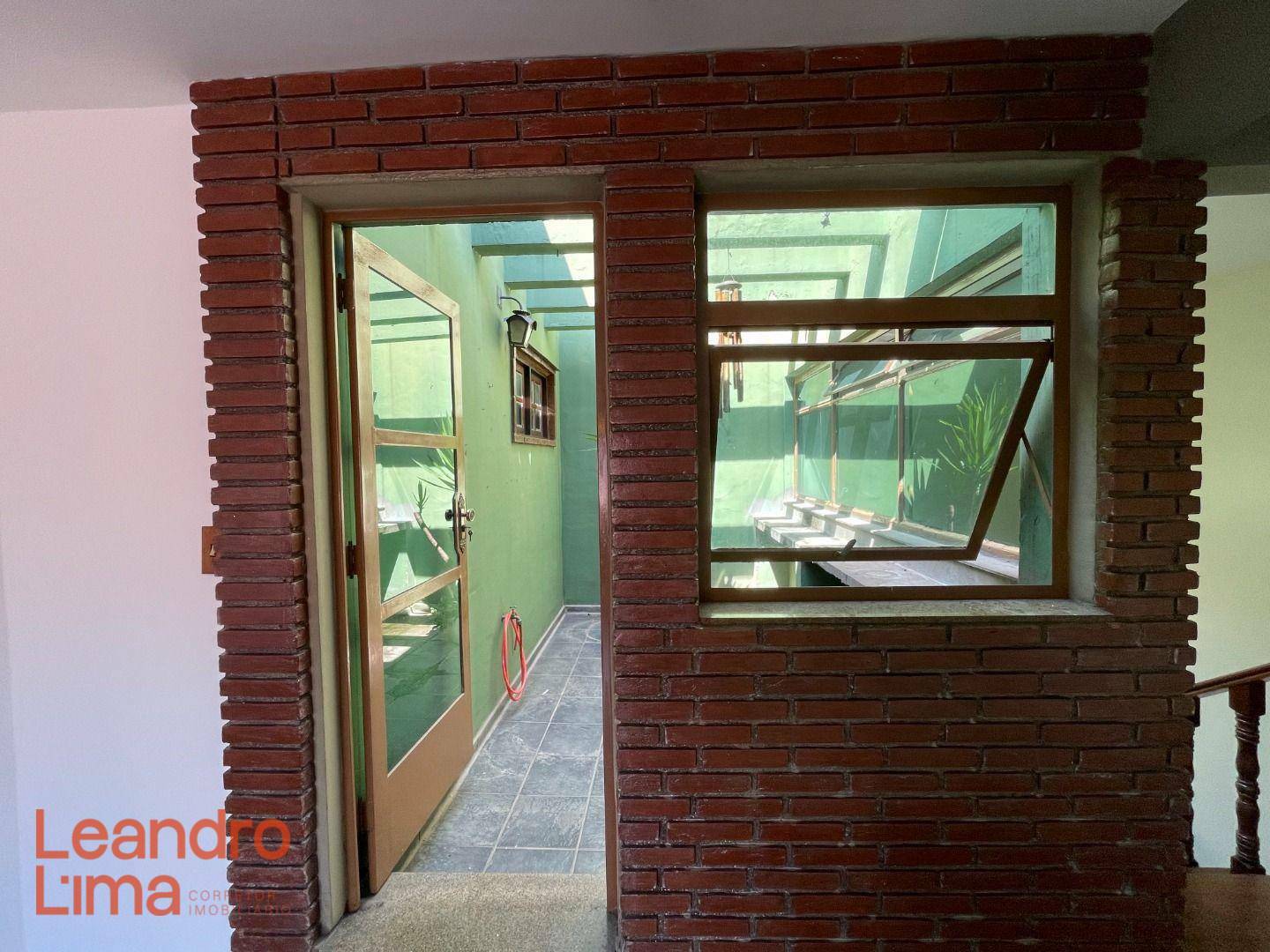 Casa à venda com 4 quartos, 350m² - Foto 15
