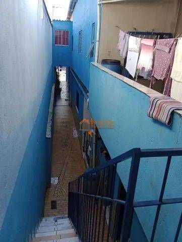 Sobrado à venda com 4 quartos, 180m² - Foto 2