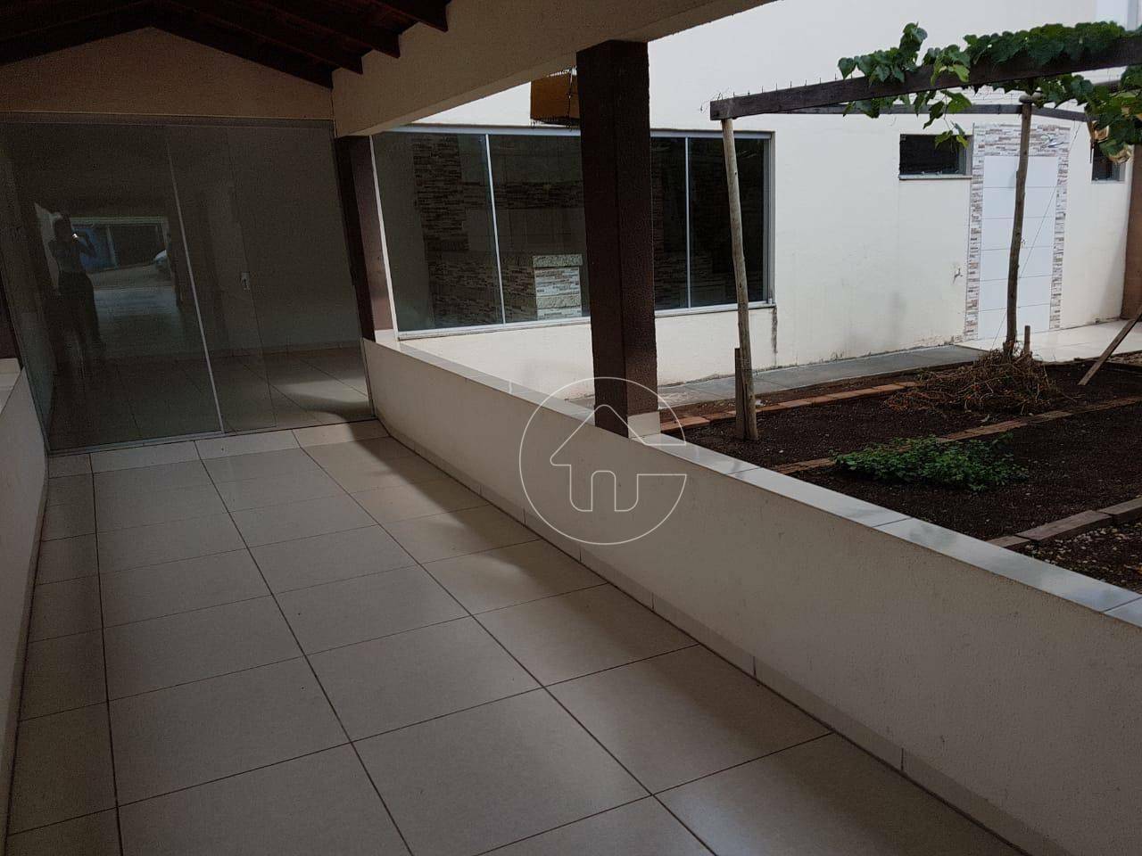 Casa à venda e aluguel com 3 quartos, 200m² - Foto 13