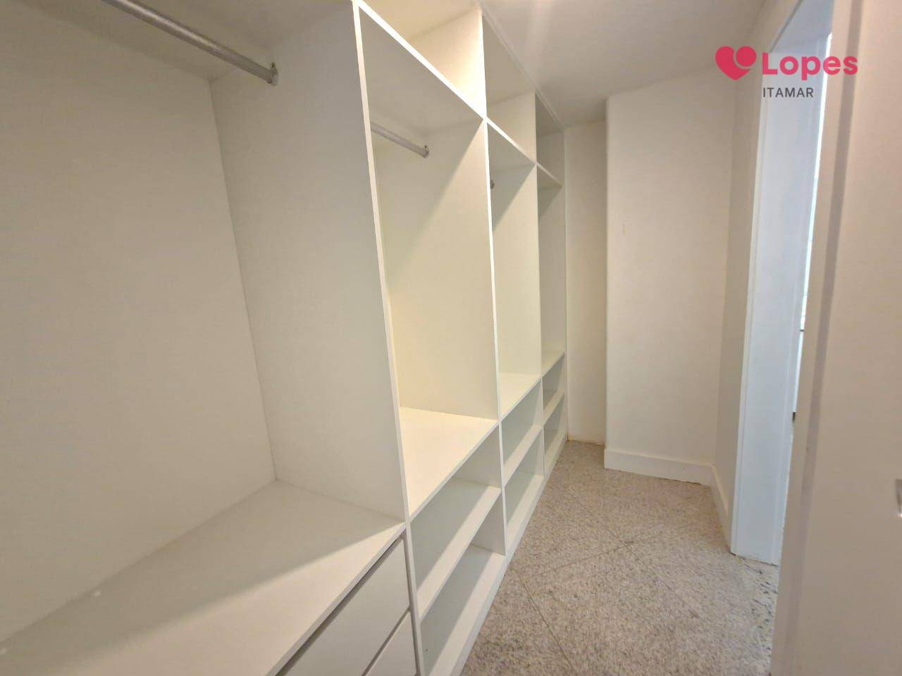 Apartamento para alugar com 4 quartos, 204m² - Foto 23