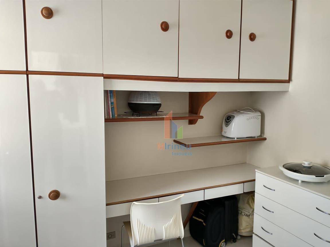 Apartamento à venda com 3 quartos, 269m² - Foto 11