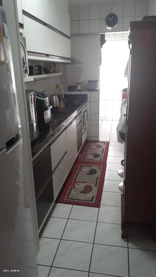 Apartamento à venda com 3 quartos, 90m² - Foto 3