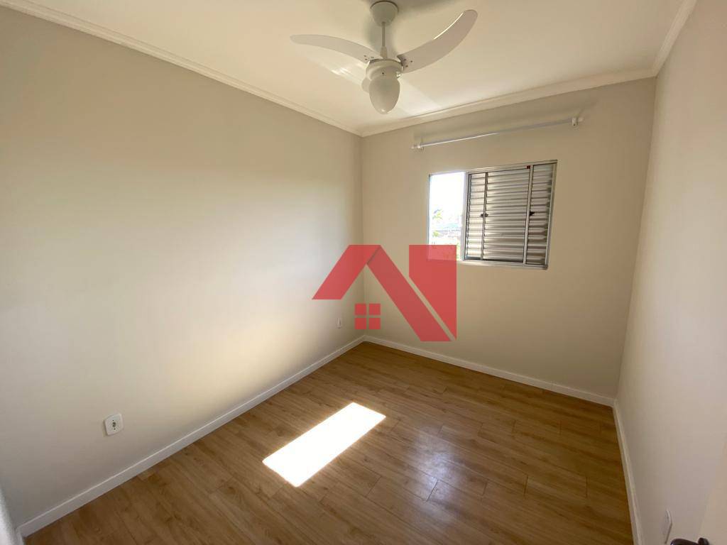 Apartamento à venda com 3 quartos, 82m² - Foto 2