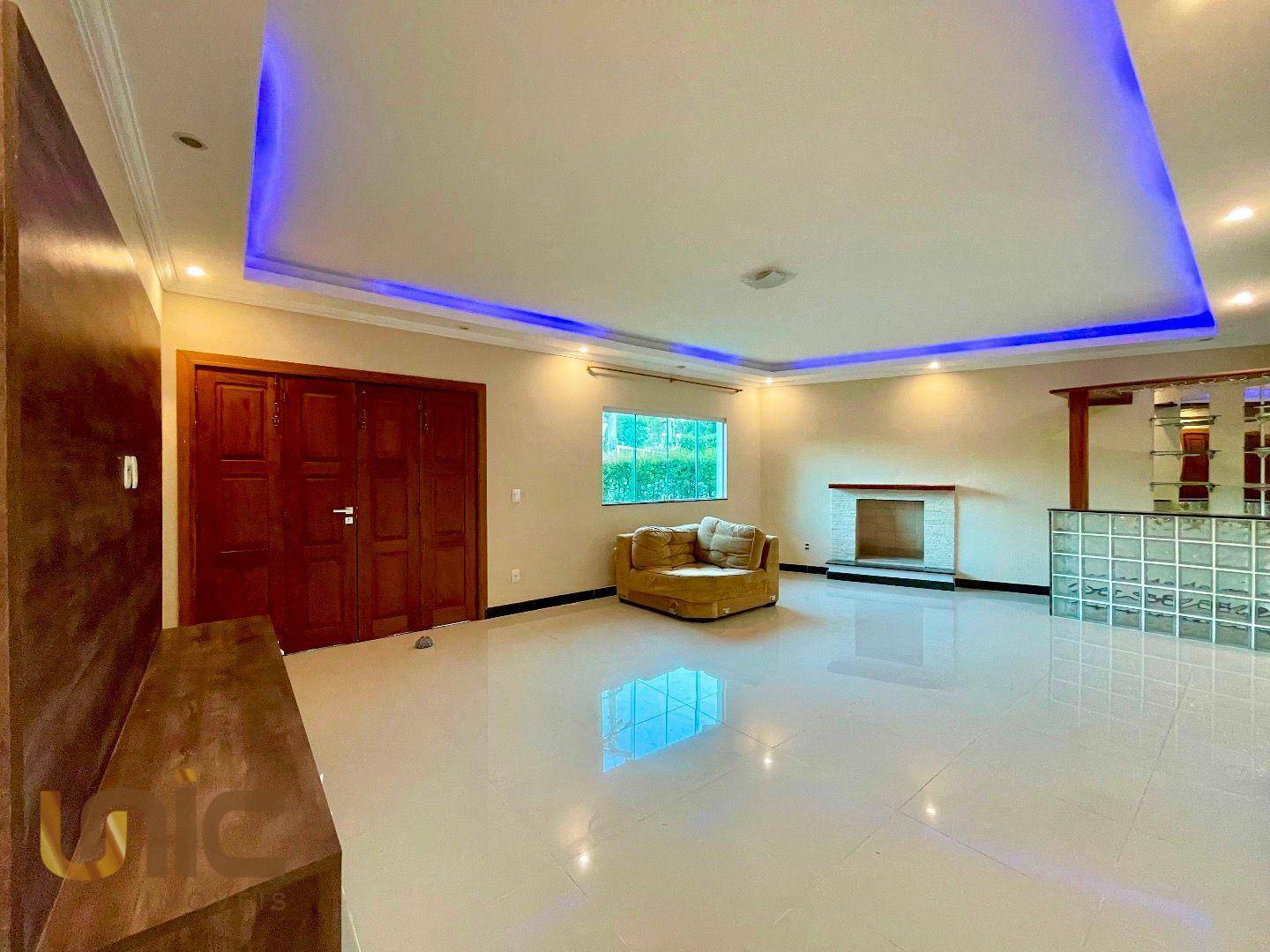 Casa de Condomínio à venda com 4 quartos, 185m² - Foto 4