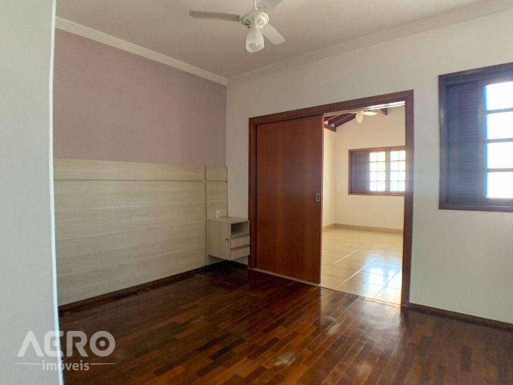 Casa à venda com 3 quartos, 255m² - Foto 23