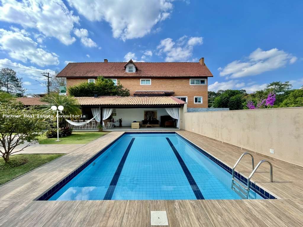 Casa à venda com 4 quartos, 1082m² - Foto 1