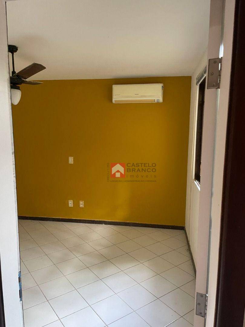 Casa de Condomínio à venda e aluguel com 3 quartos, 208m² - Foto 13