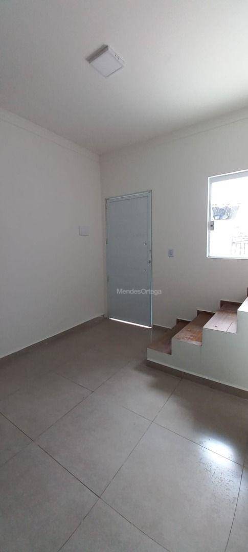 Casa à venda com 2 quartos, 52m² - Foto 4