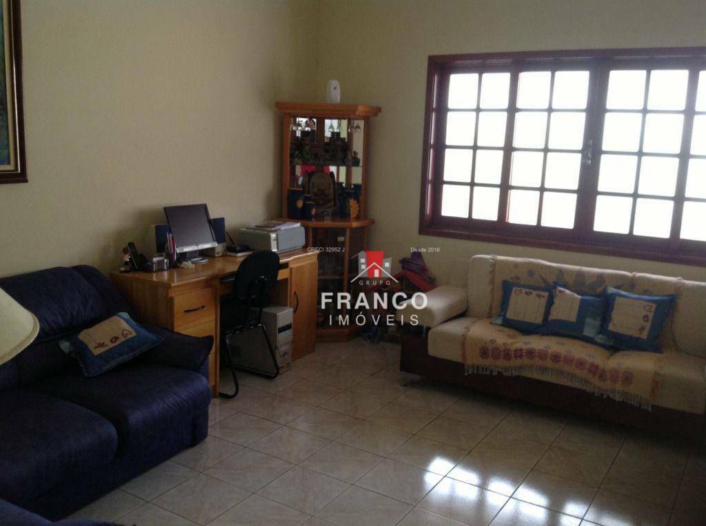 Casa à venda com 2 quartos, 160m² - Foto 4