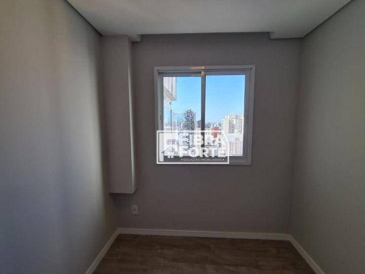 Apartamento à venda com 2 quartos, 67m² - Foto 4