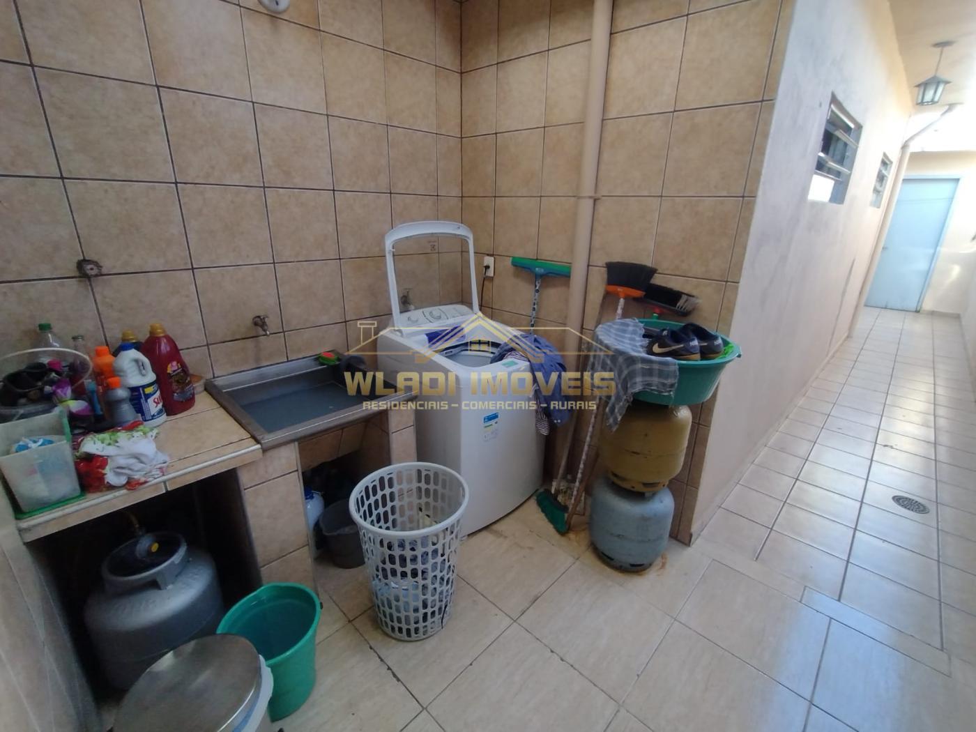 Prédio Inteiro à venda com 3 quartos, 200m² - Foto 31