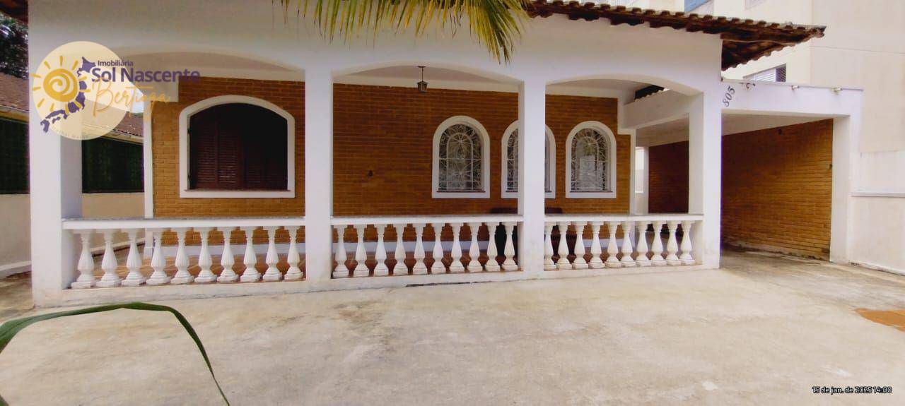 Casa para alugar com 4 quartos, 165m² - Foto 11