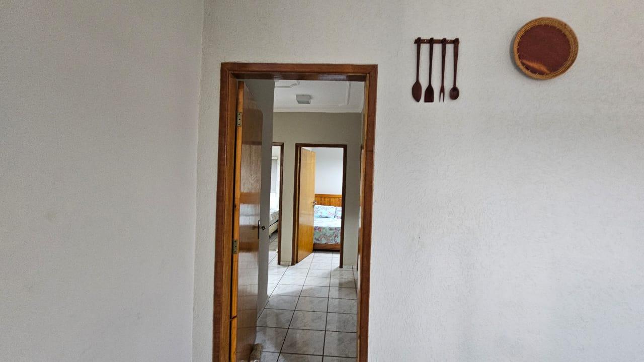 Casa à venda com 3 quartos, 360m² - Foto 9