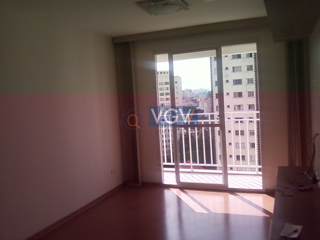 Apartamento à venda com 3 quartos, 74m² - Foto 2