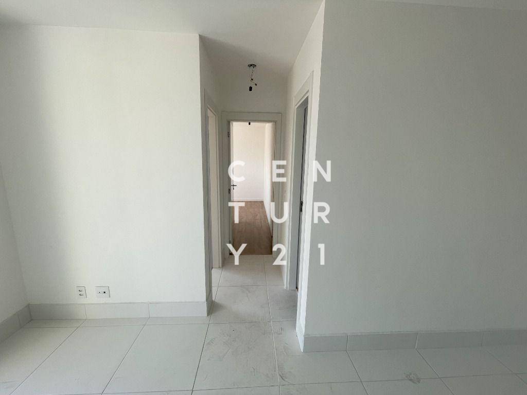 Apartamento à venda com 2 quartos, 60m² - Foto 4