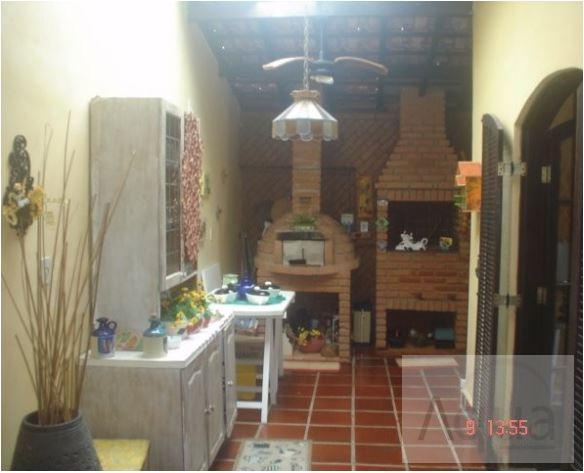 Casa à venda com 4 quartos, 250m² - Foto 14