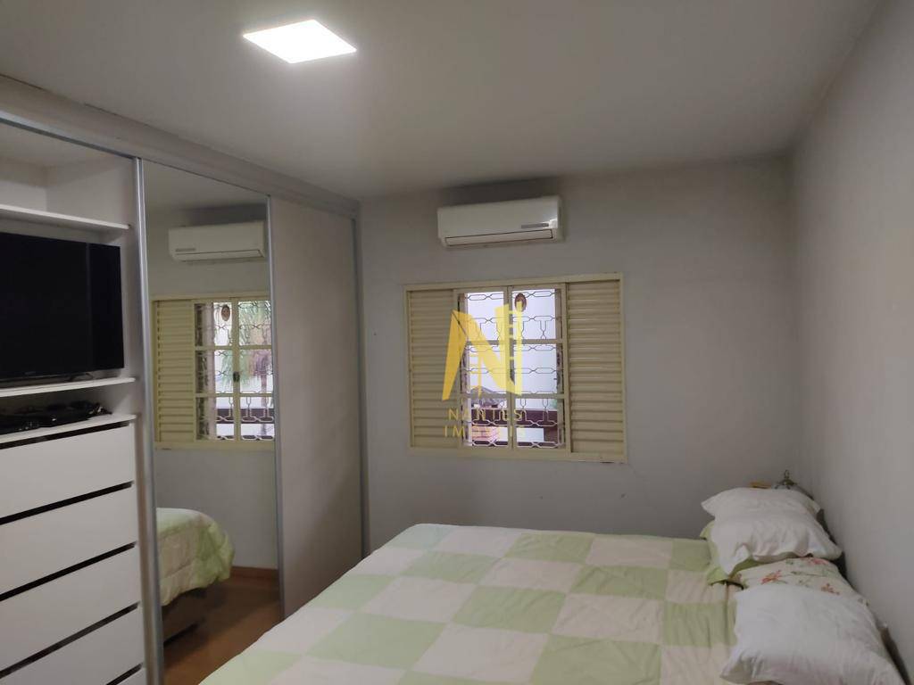 Casa à venda com 3 quartos, 220m² - Foto 16