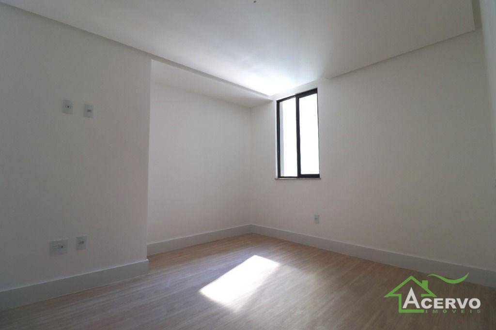 Apartamento à venda com 4 quartos, 190m² - Foto 14