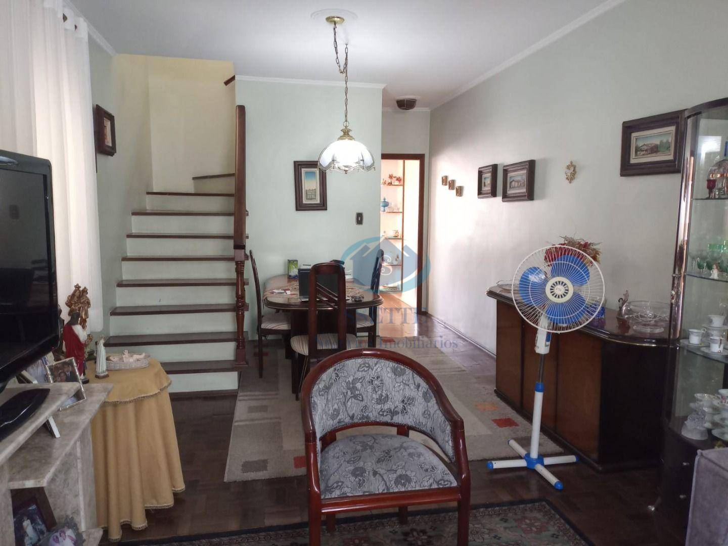 Sobrado à venda com 3 quartos, 179m² - Foto 1