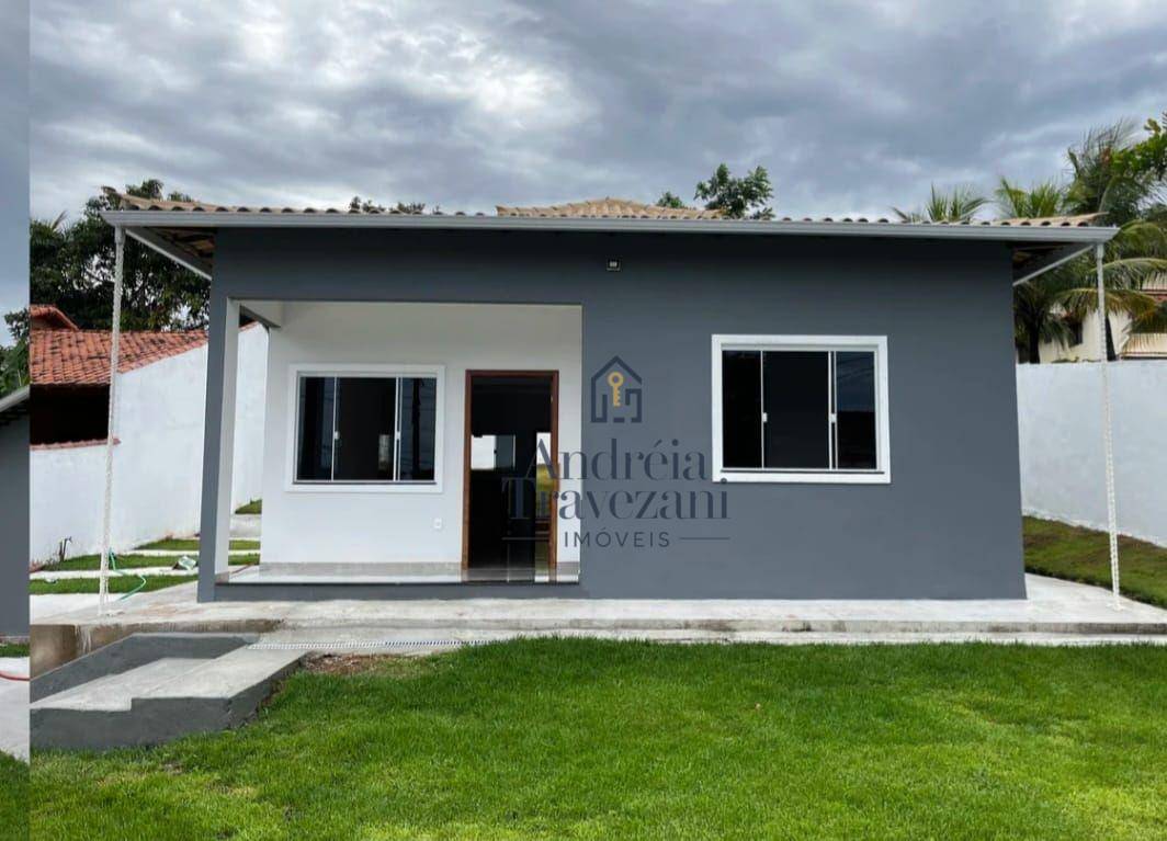 Casa à venda com 3 quartos, 98m² - Foto 1