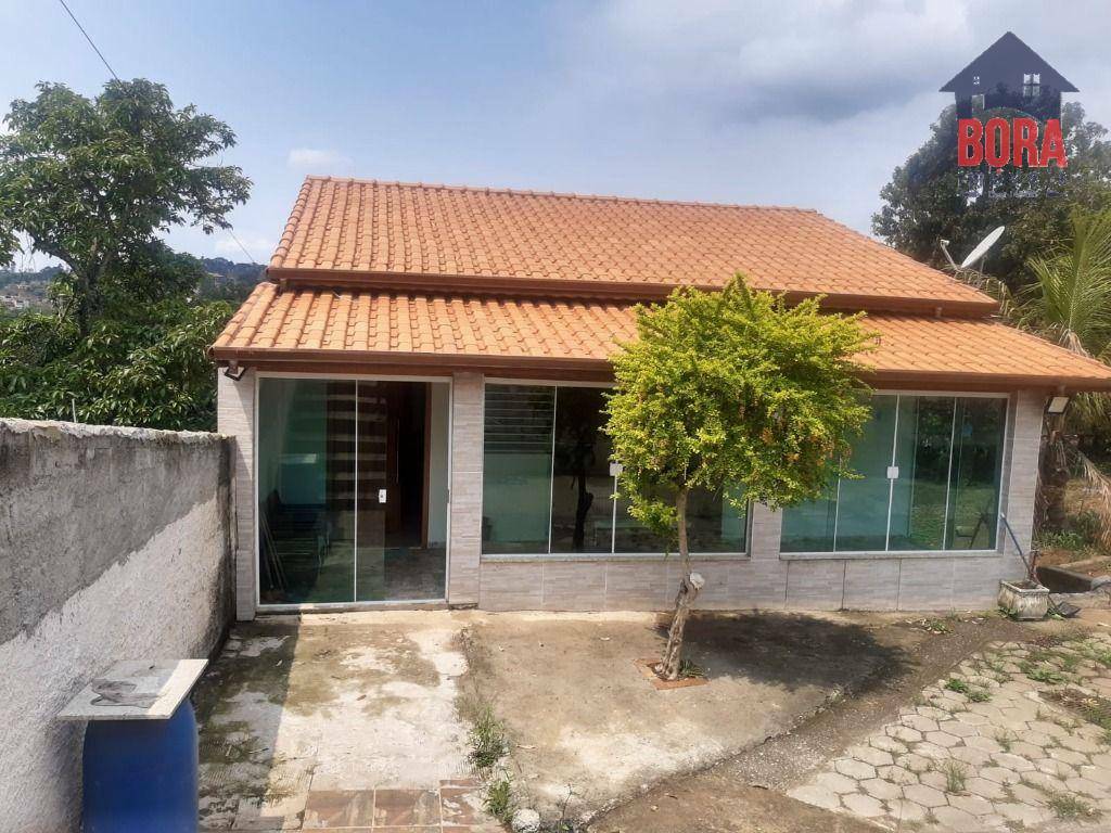 Casa à venda com 2 quartos, 100m² - Foto 1