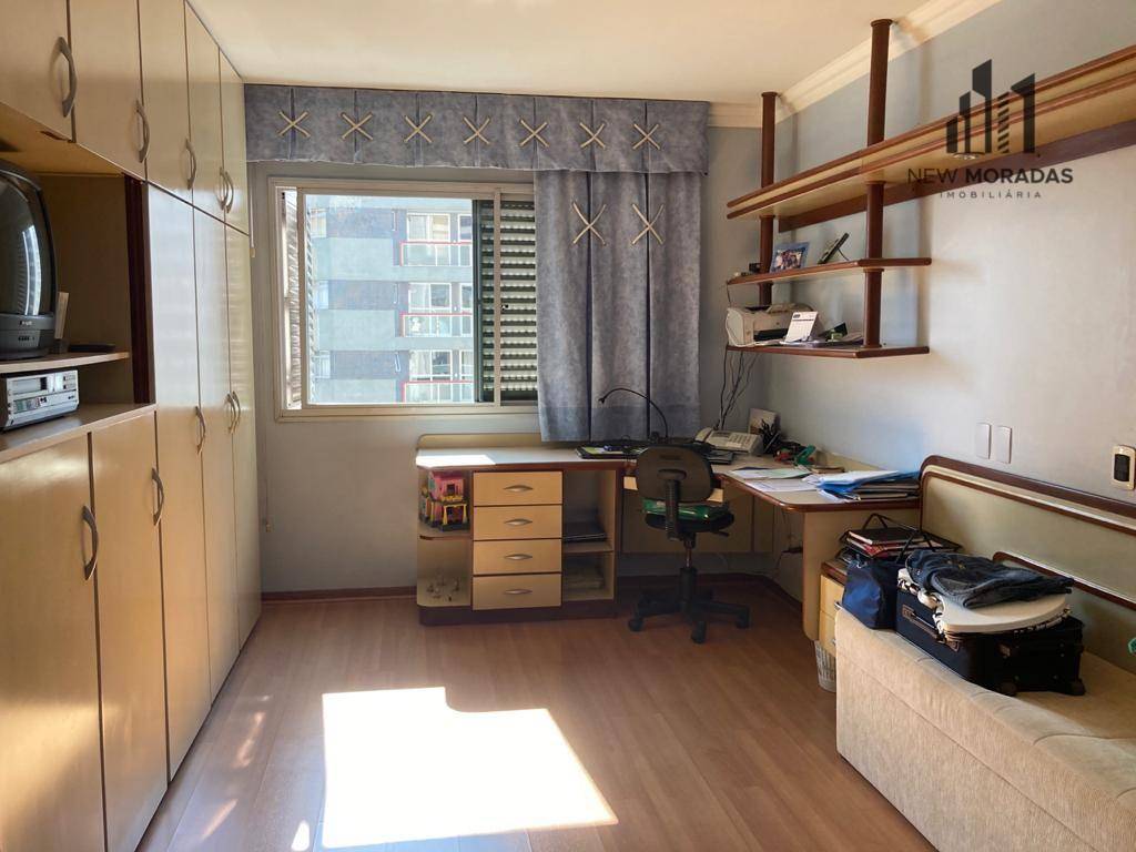 Apartamento à venda com 3 quartos, 179m² - Foto 9