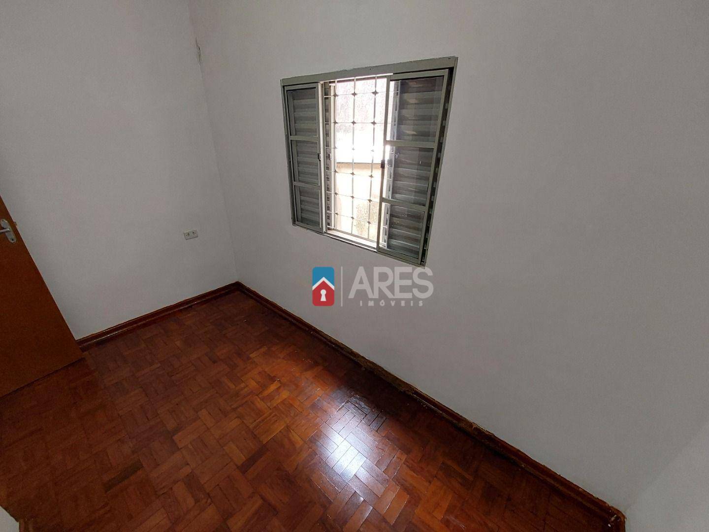 Casa para alugar com 2 quartos, 80m² - Foto 8