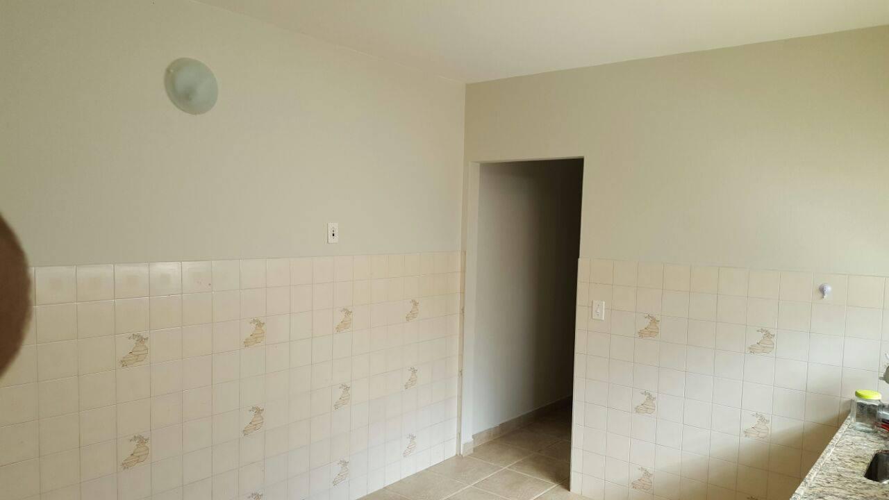 Casa à venda com 2 quartos, 74m² - Foto 8