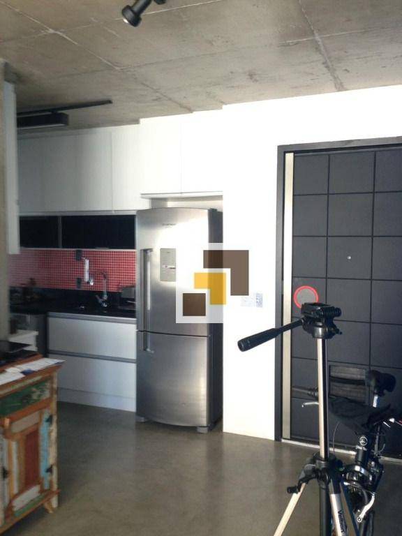 Apartamento à venda com 1 quarto, 70m² - Foto 12