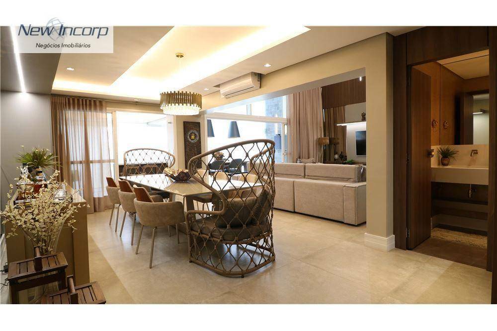 Apartamento à venda com 4 quartos, 238m² - Foto 2
