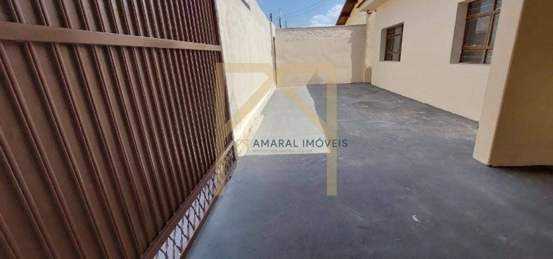 Casa à venda com 2 quartos, 140m² - Foto 8