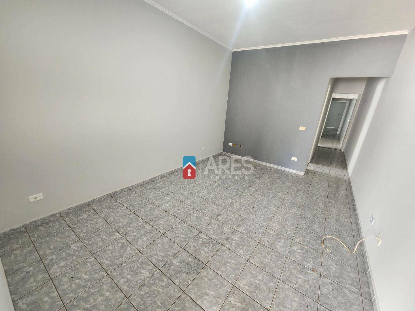 Casa à venda com 2 quartos, 70m² - Foto 11